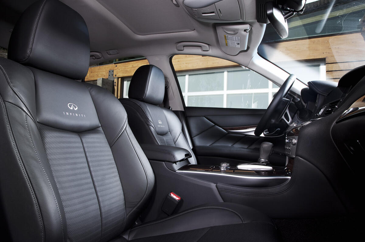 Infiniti M 's clever new tech