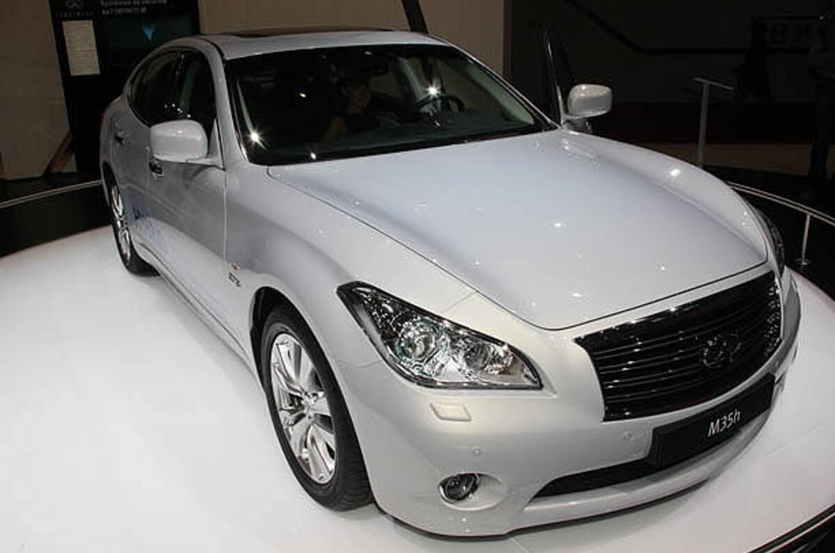 Paris motor show: Infiniti M hybrid