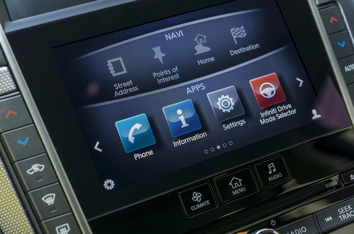 Infiniti Q50 infotainment system