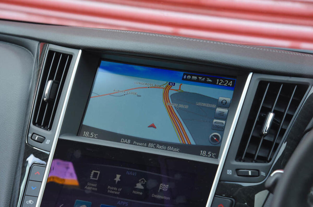 Infiniti Q60 infotainment system