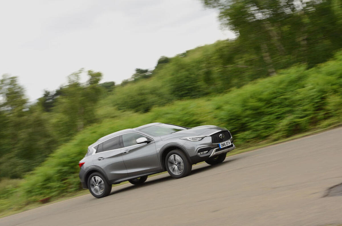 Infiniti QX30 cornering