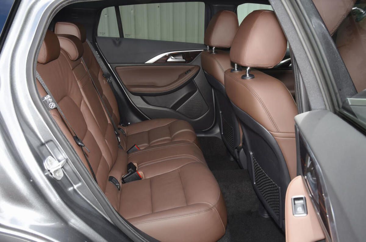 Infiniti QX30 rear seats