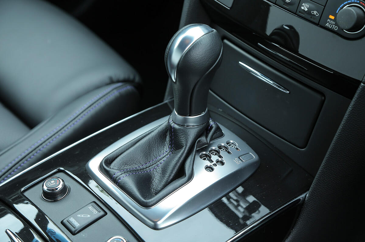 Infiniti QX70 automatic gearbox