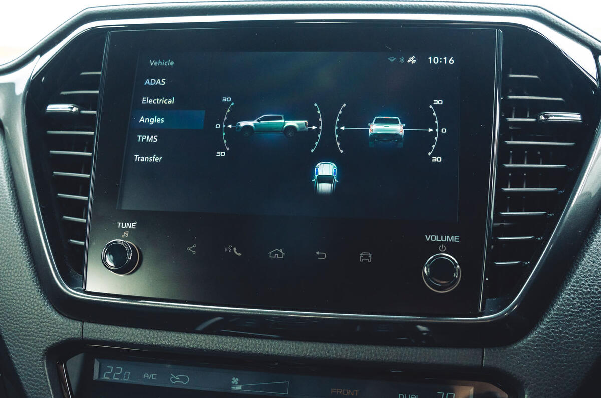 Isuzu D MAX AT35 Arctic Trucks=review 2025 016