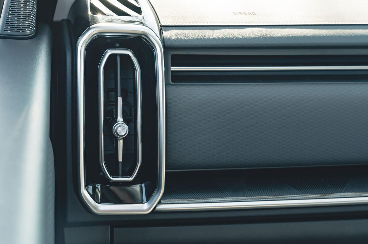 Jaecoo J7 RT 2025 Review vent detail 6