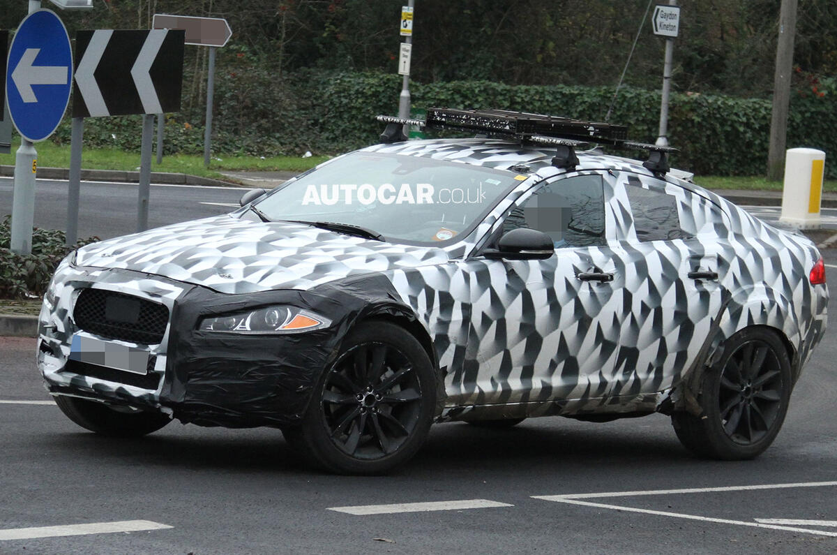 no title Jaguar SUV spotted - latest pictures