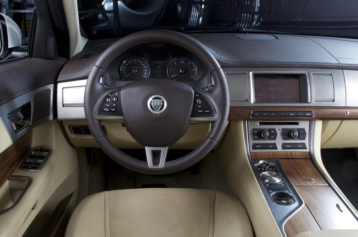 New York motor show: new Jaguar XF