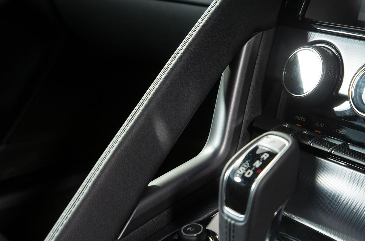 Jaguar F-Type 2.0 grab handle