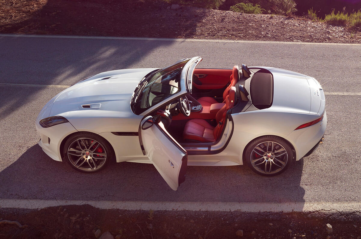 Jaguar confirms manual and AWD options for MY2016 F-type