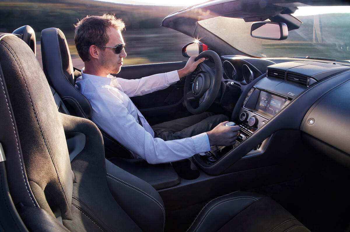 Jaguar confirms manual and AWD options for MY2016 F-type