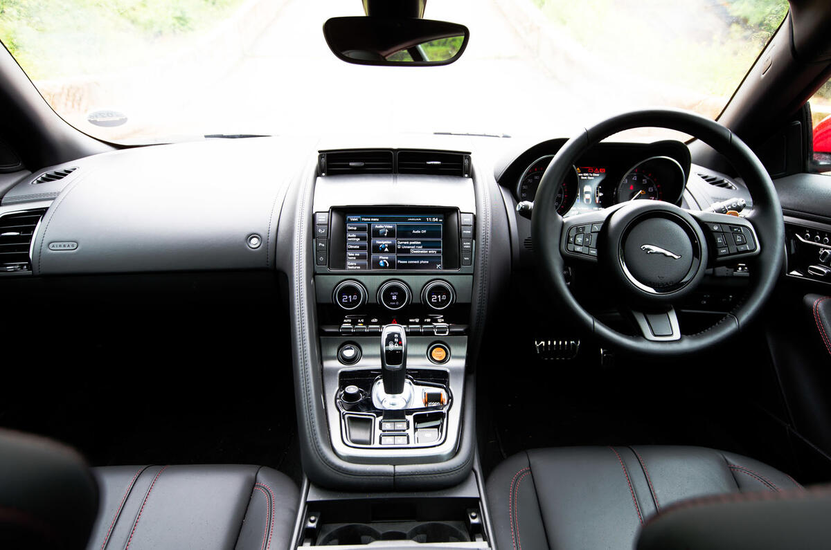 Jaguar F-Type dashboard