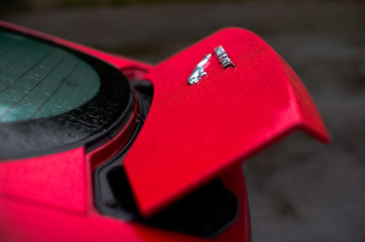 Jaguar F-Type rear wing