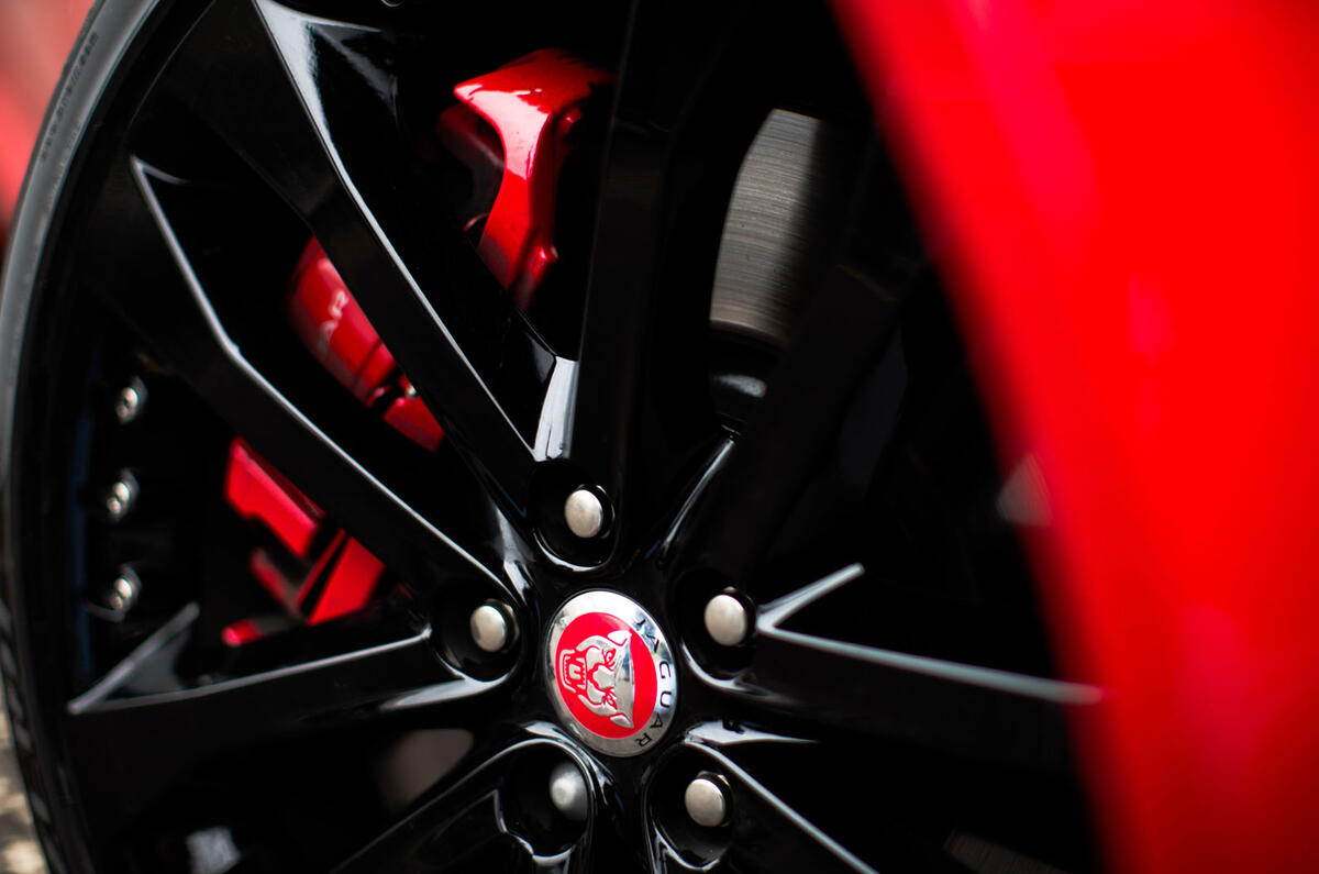 Jaguar F-Type alloy wheels