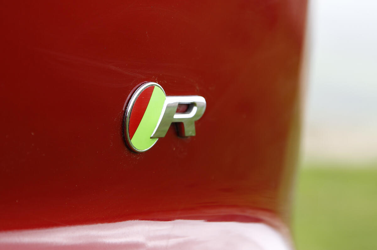 Jaguar R badging
