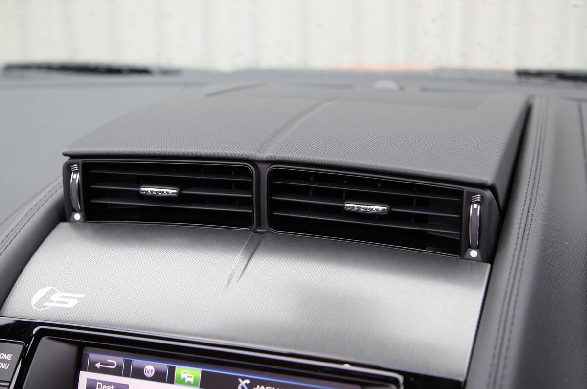 Jaguar F-Type air vents