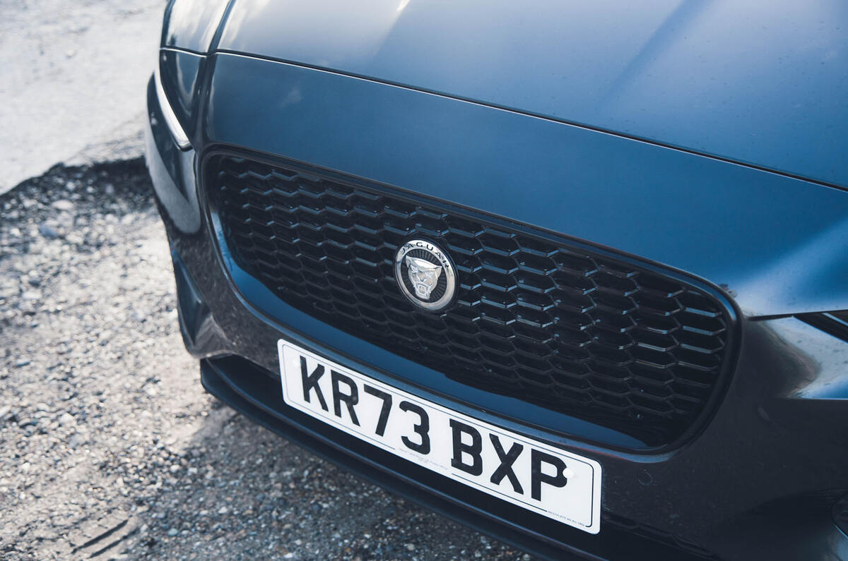 jaguar xe update review 2024 05 grill