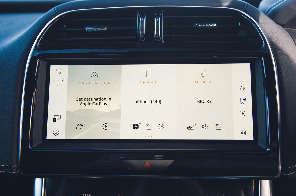 jaguar xe update review 2024 14 infotainment