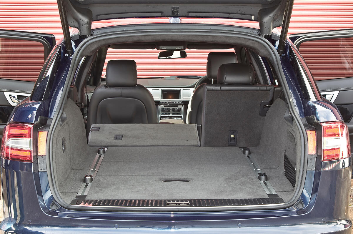 Jaguar XF Sportbrake boot space
