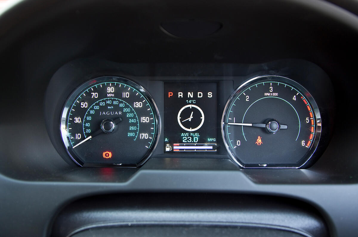 Jaguar XF Sportbrake instrument cluster