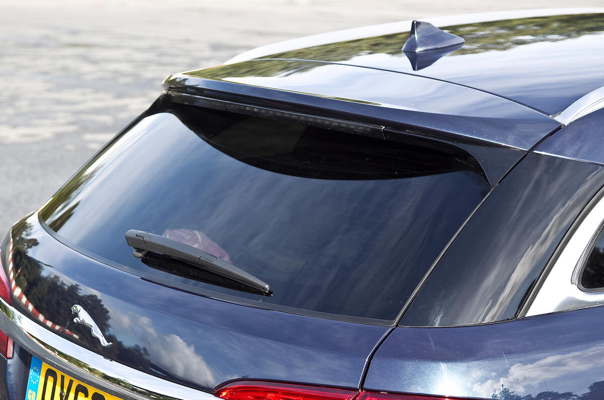 Jaguar XF Sportbrake rear window