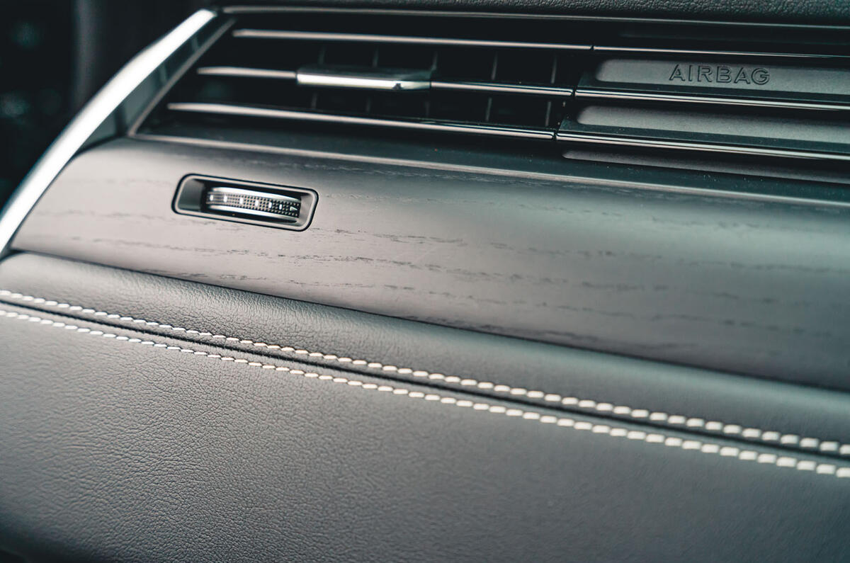 jaguar xf sportbrake avis 2023 019 trim