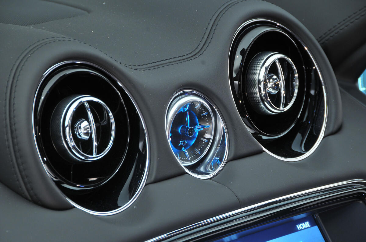 Jaguar XJ air vents