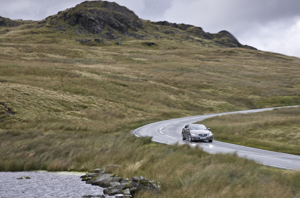 New Jaguar XJ 'on schedule'