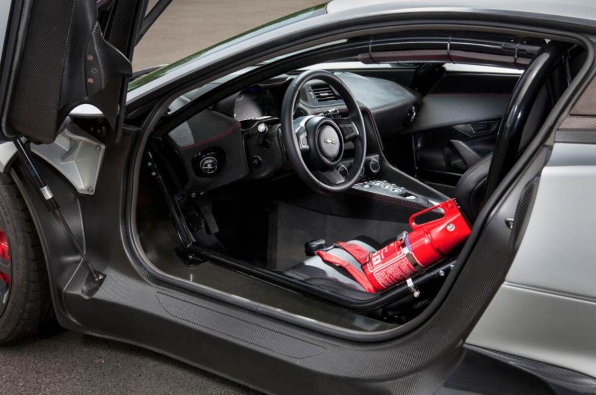 Jaguar C-X75 interior
