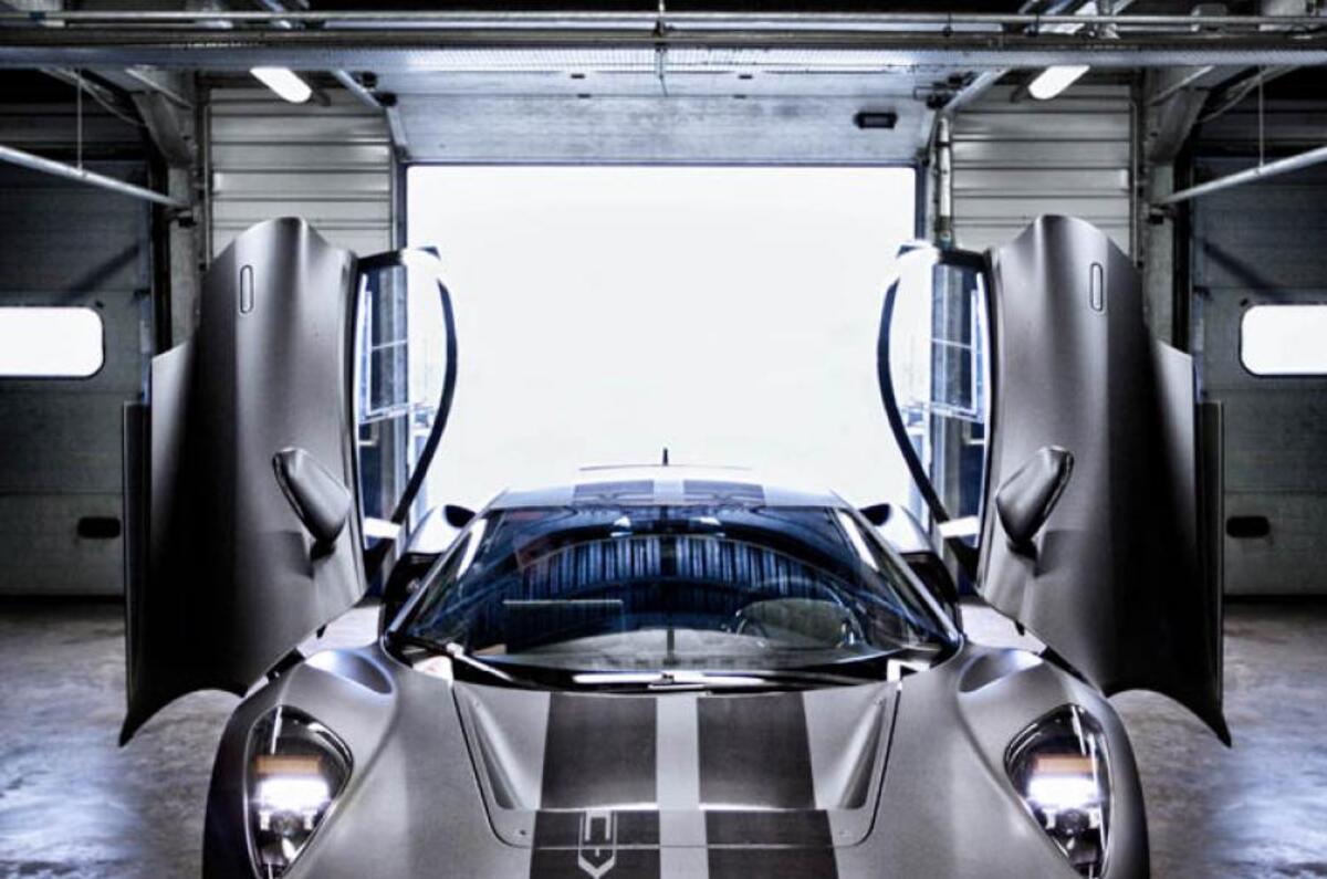 Jaguar C-X75 gullwing doors