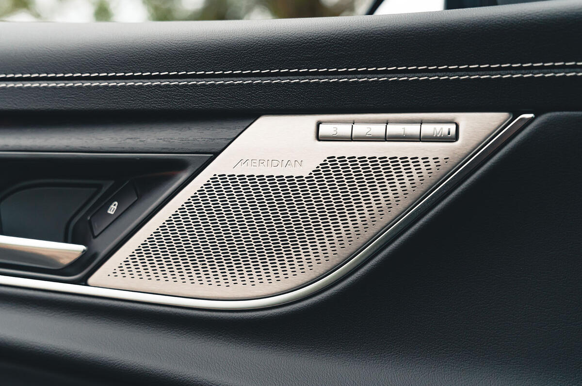 Jaguar XF Sportbrake speaker grille Jaguar XF Sportbrake speaker grille