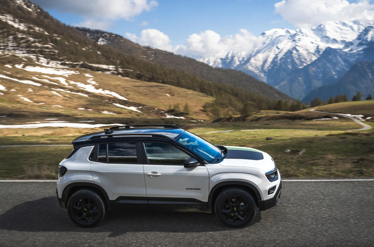 Jeep Avenger 4xe 2025 Review pan 13 Jeep Avenger 4xe 2025 Review pan 13