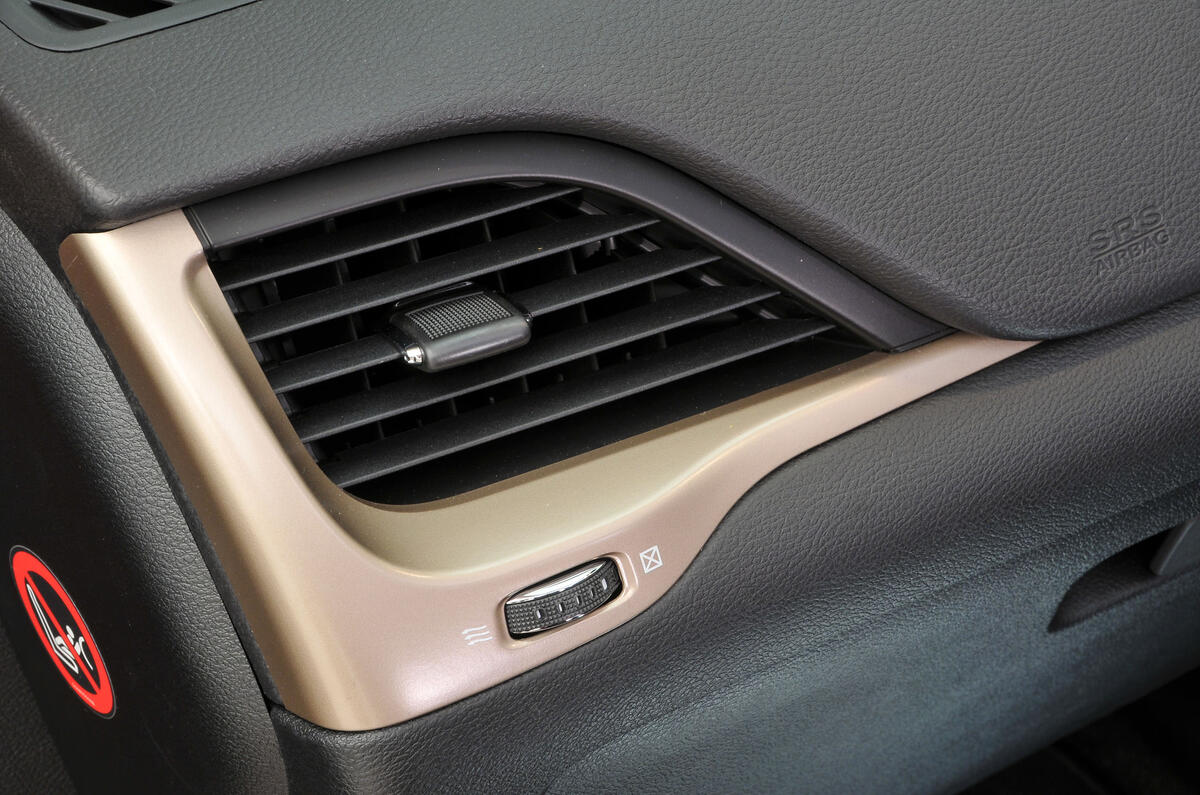 Jeep Cherokee air vents