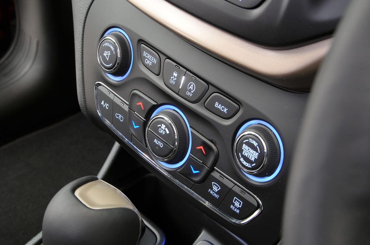 Jeep Cherokee climate controls