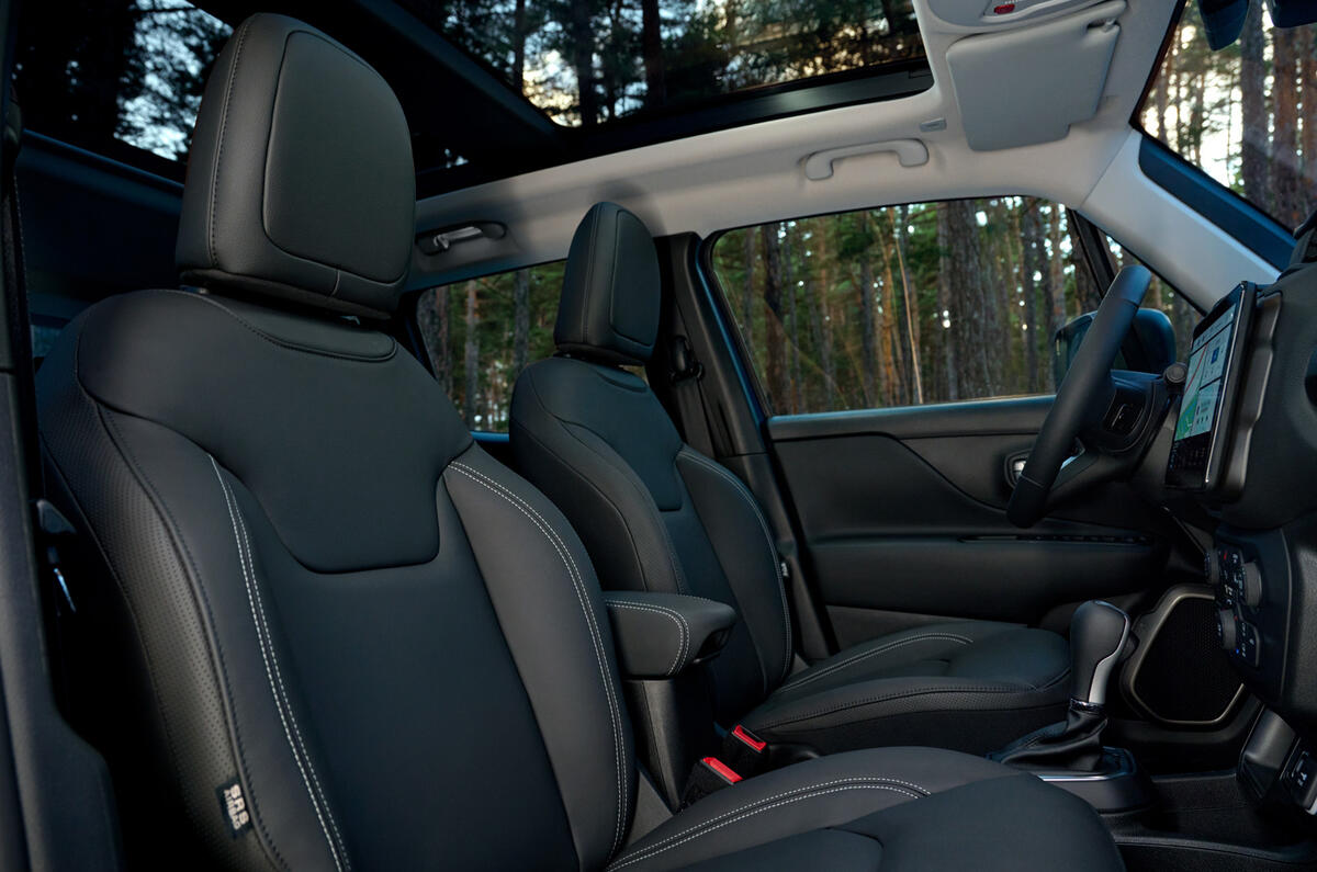 Jeep Renegade full interior looking up
