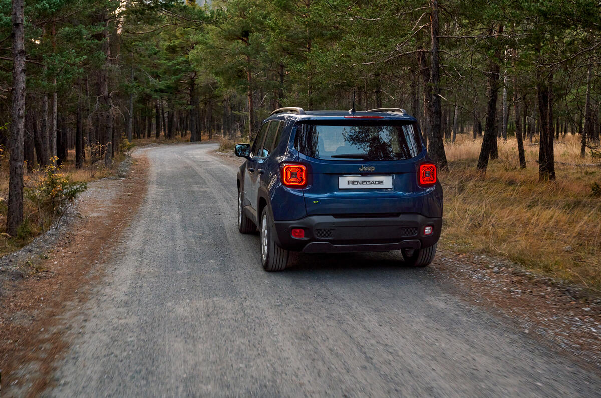Jeep Renegade  rear driving