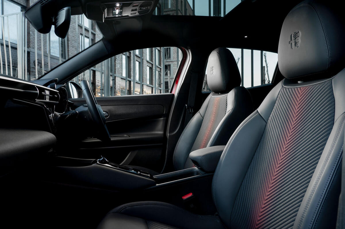 Junior Elettrica front seats 69 Junior Elettrica front seats 69