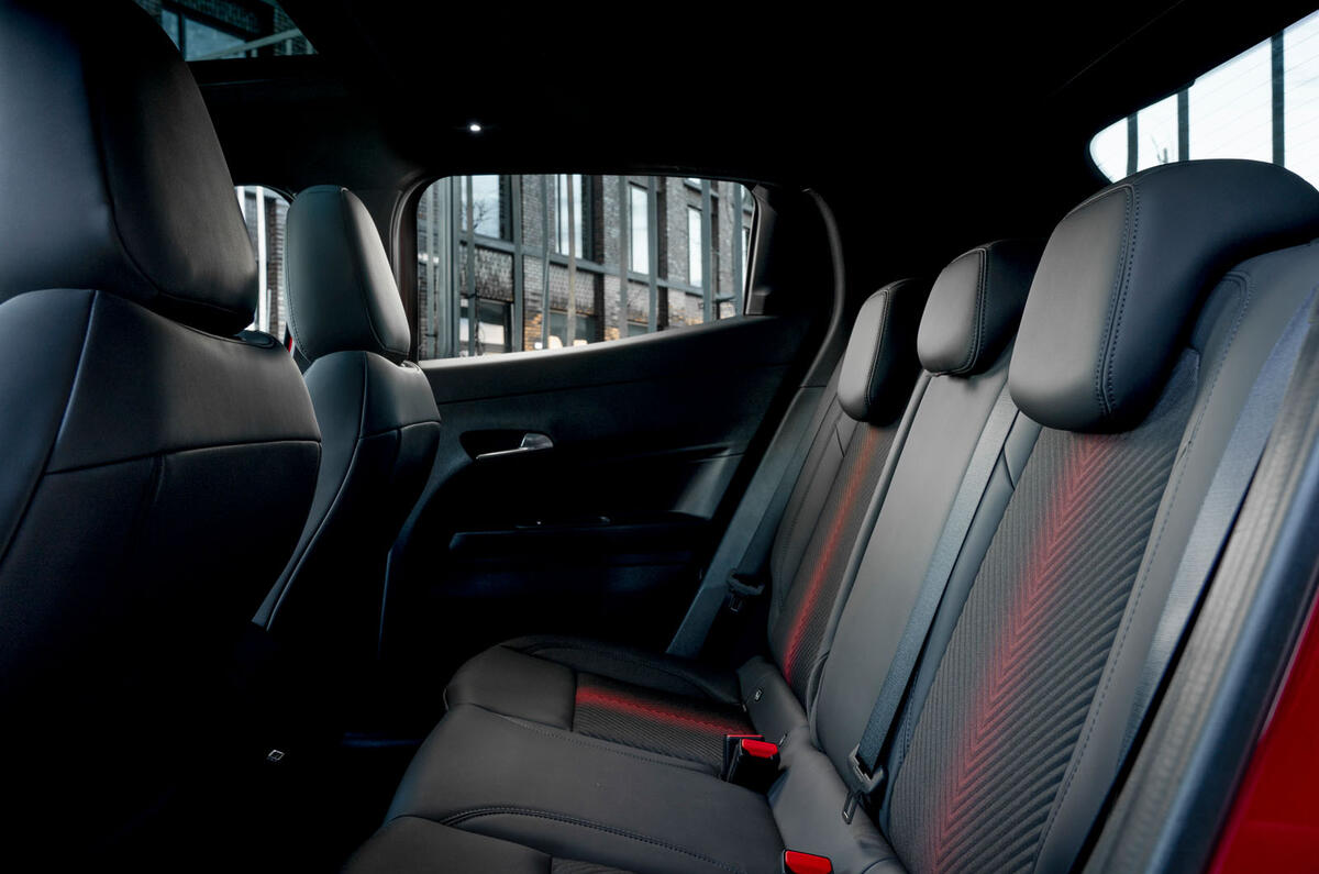 Junior Elettrica rear seats 70 Junior Elettrica rear seats 70