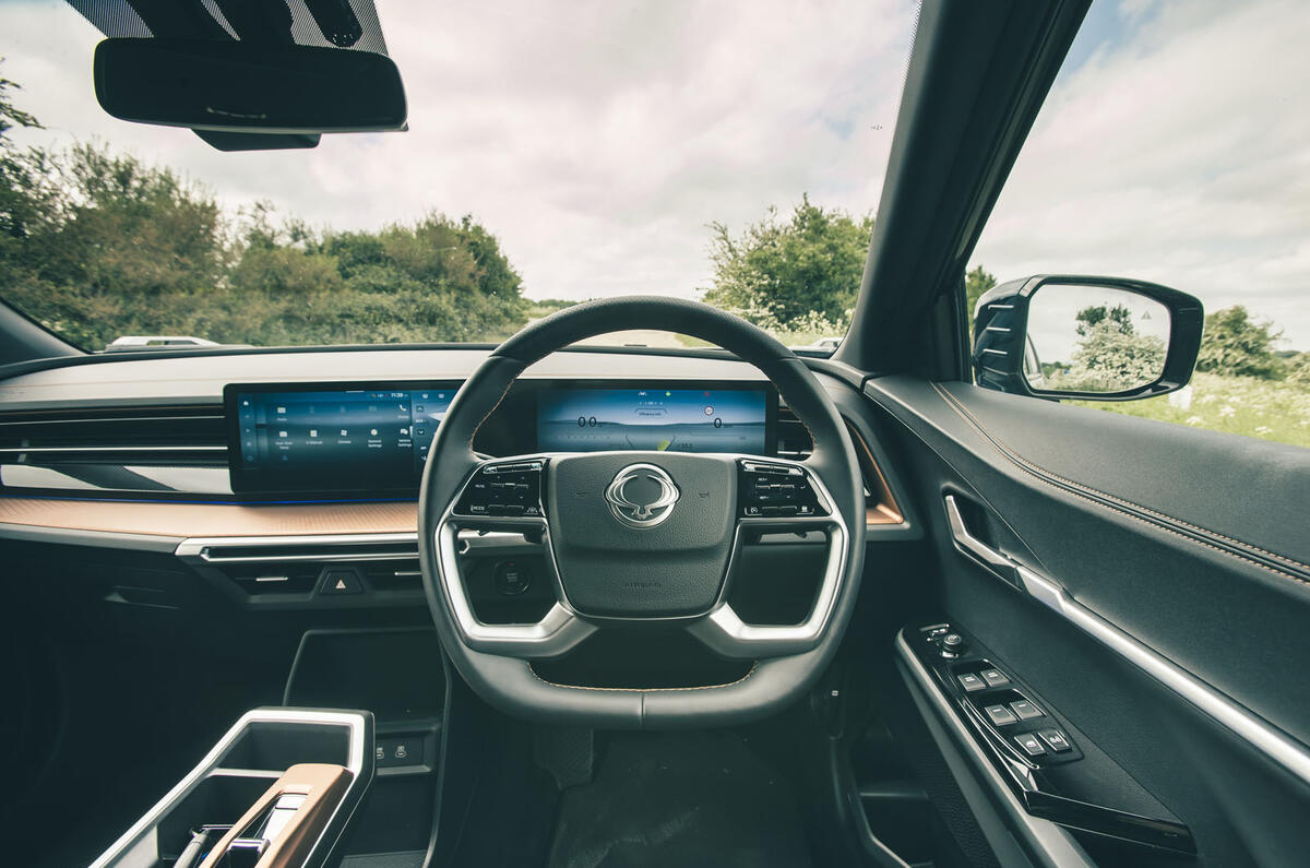 KGM Torres review 2025 10 dash