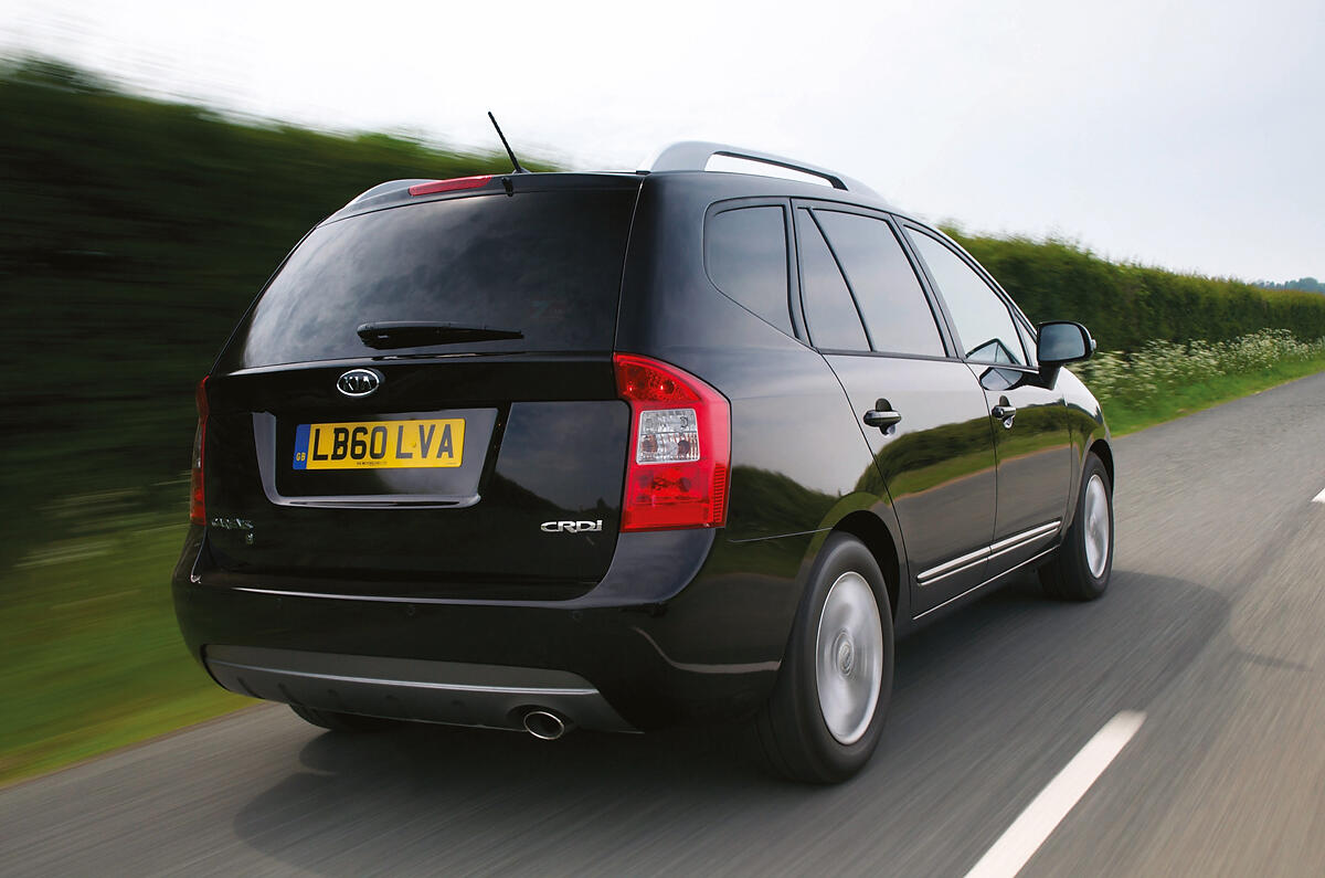Kia Carens rear quarter