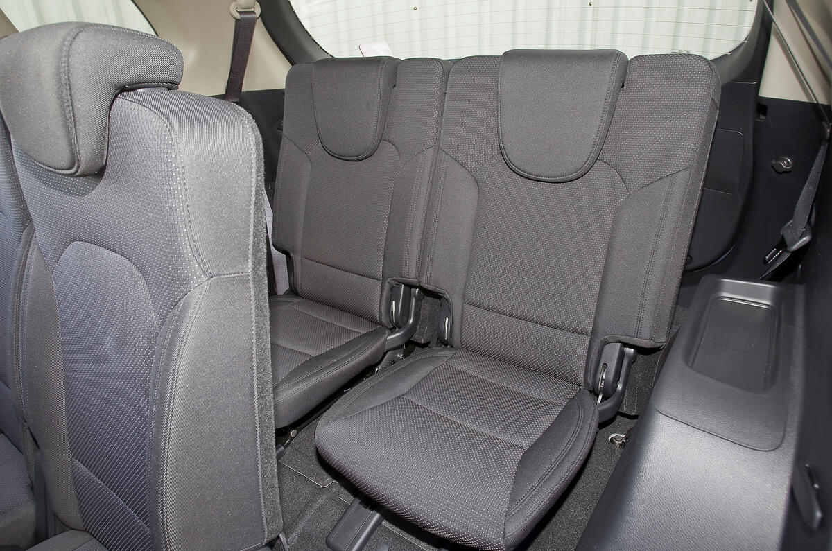 Kia Carens third row seats