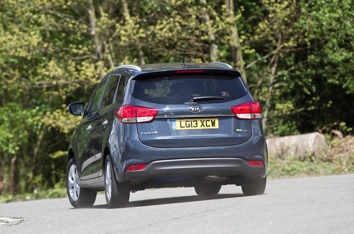 Kia Carens rear cornering