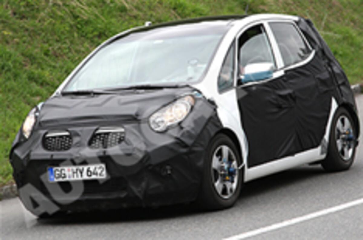 Spied: New Kia MPV