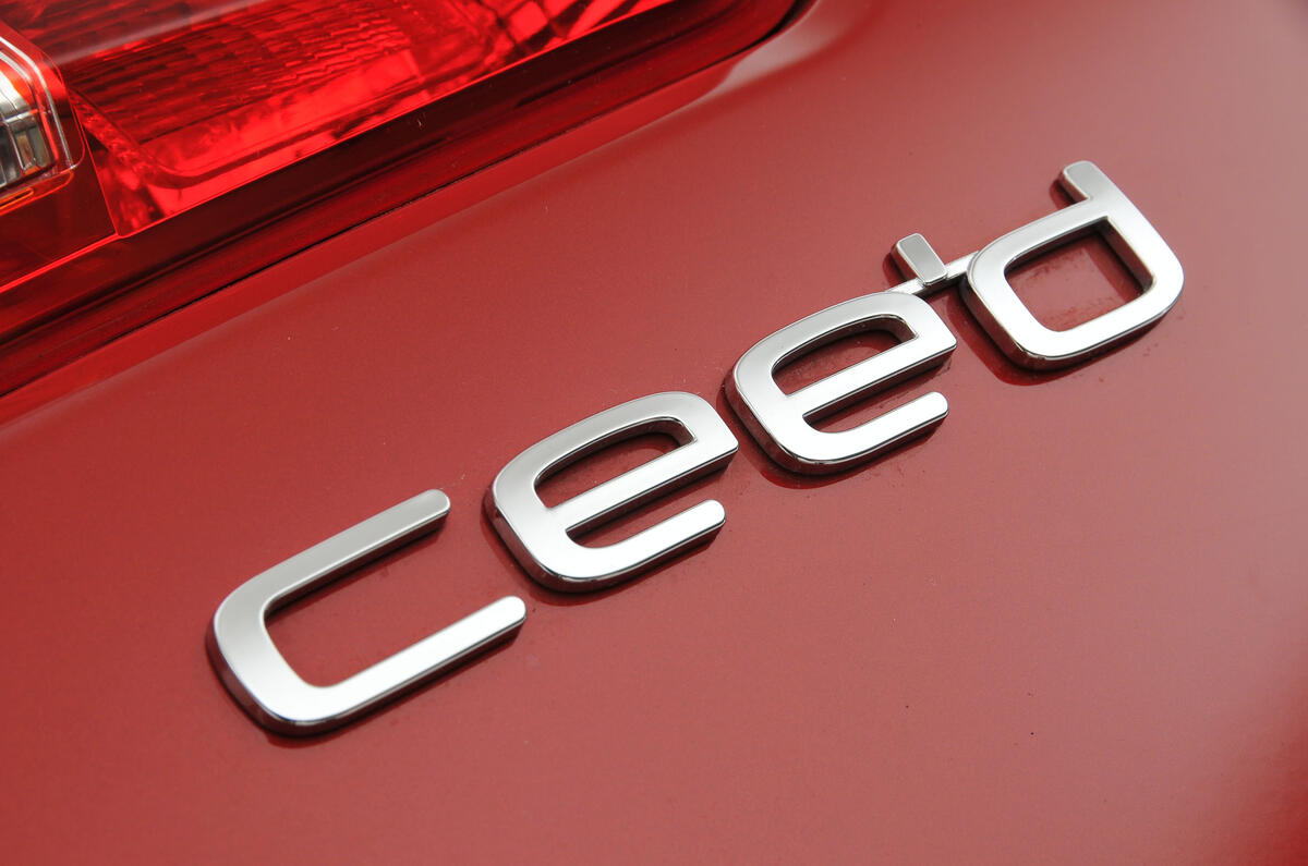 Kia Cee'd badging