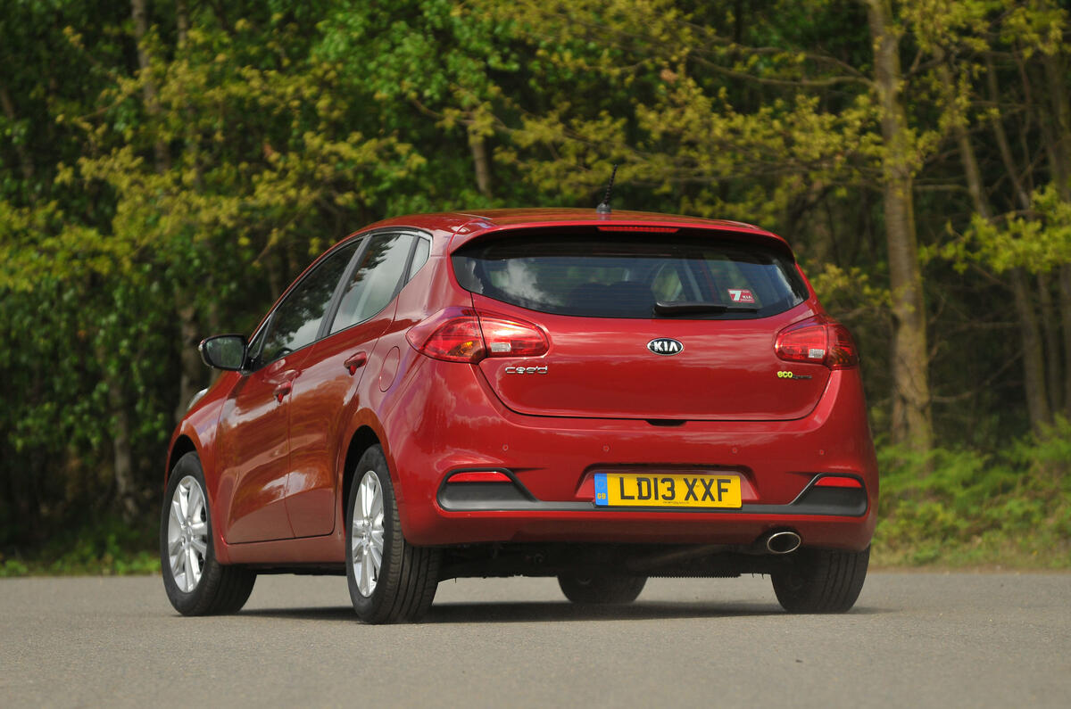 Kia Cee'd rear cornering