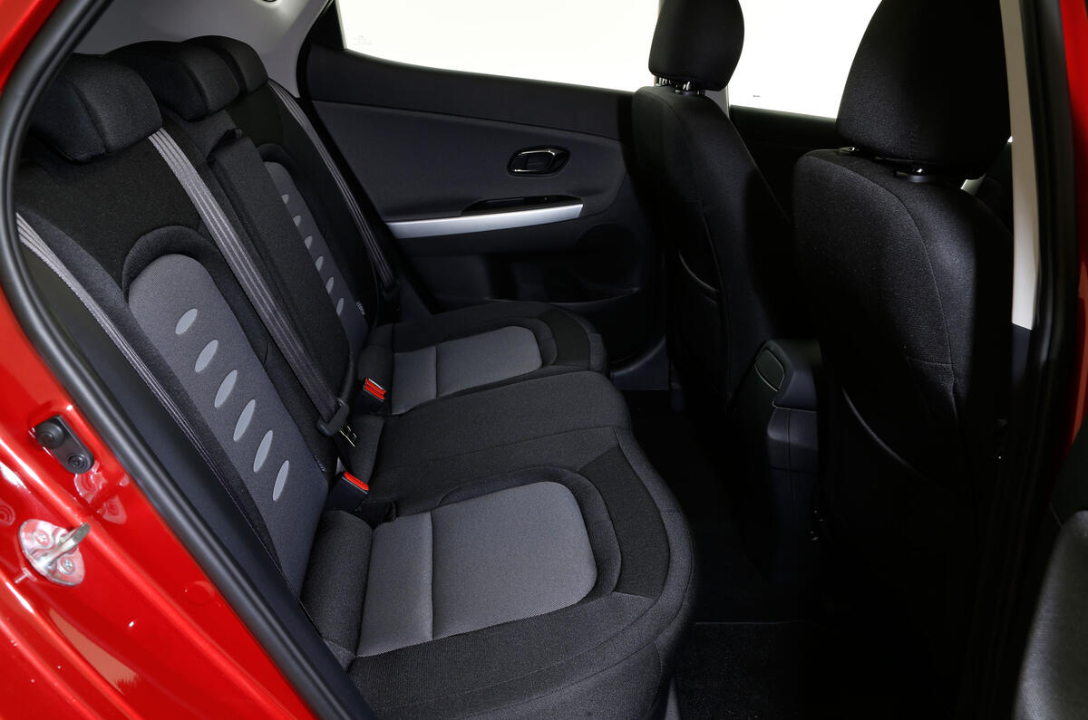 Kia Cee'd rear seats