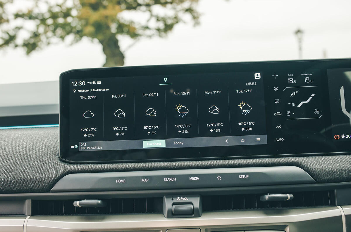 Kia EV3 review 2024 10 infotainment