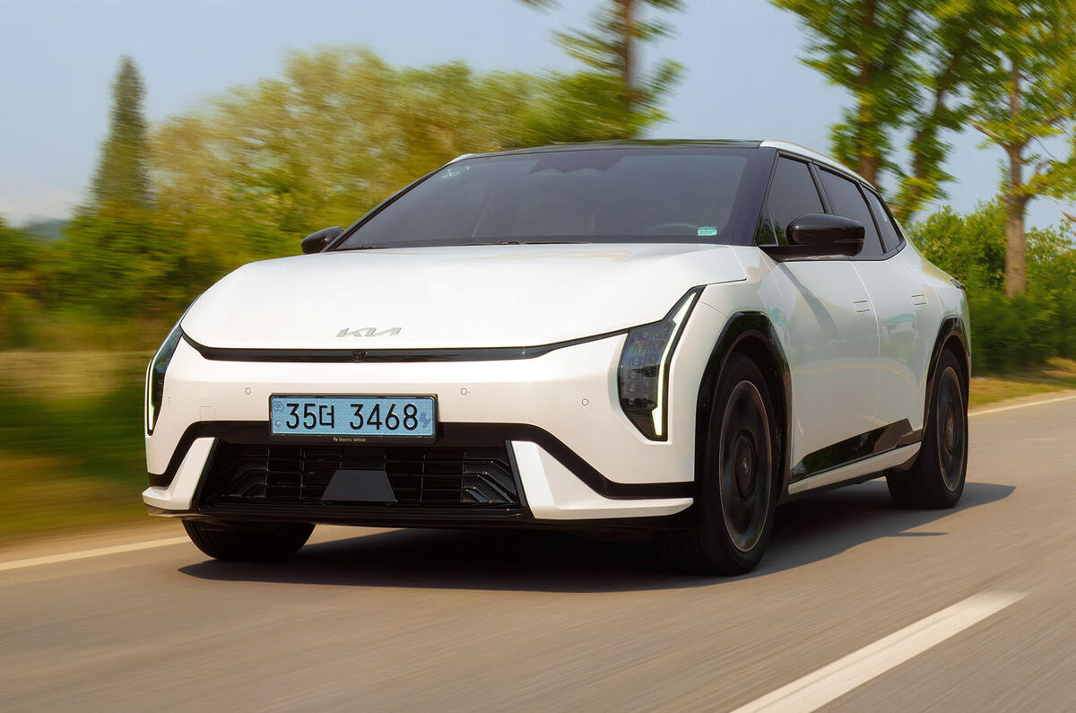 Kia EV4 saloon review 2025 01 front tracking