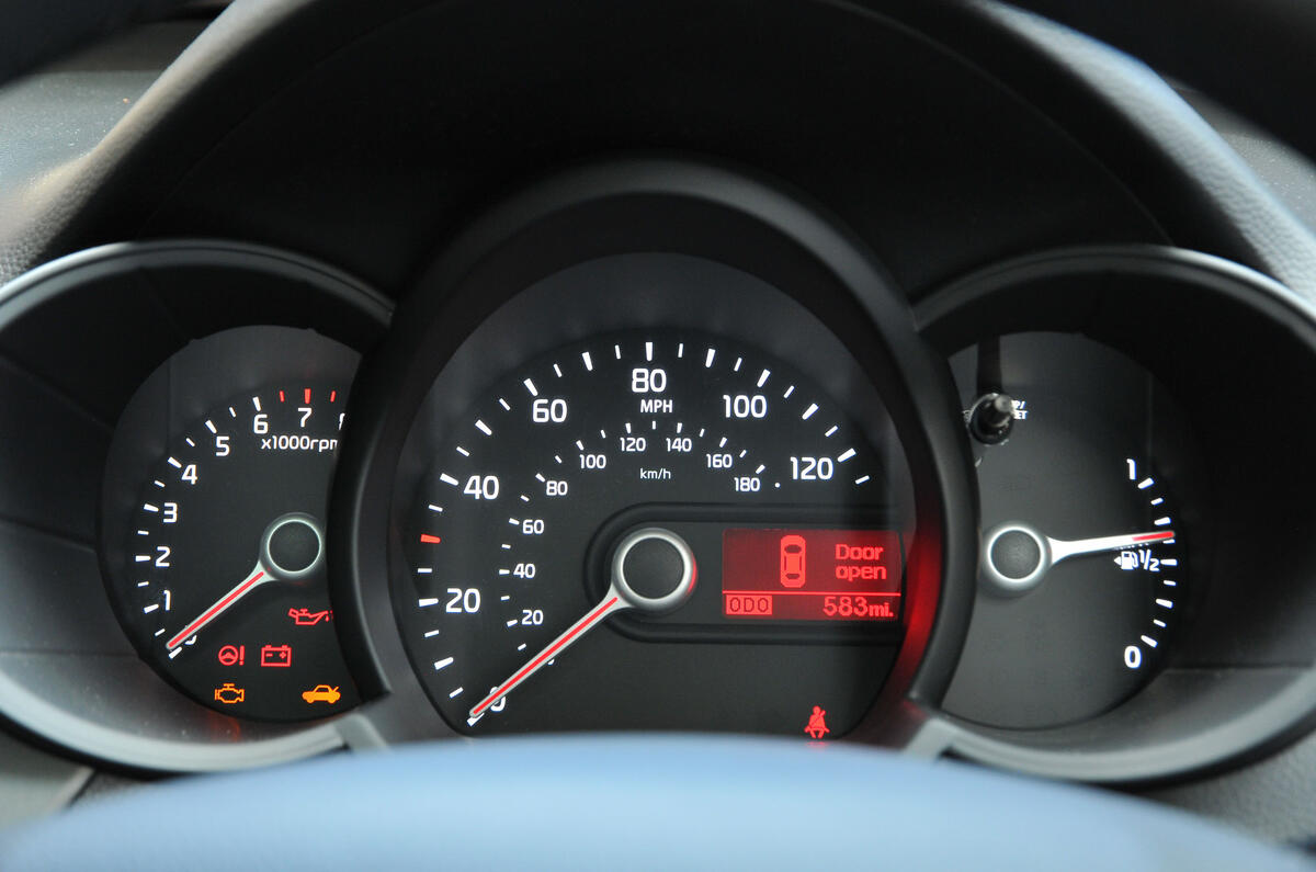Kia Picanto instrument cluster