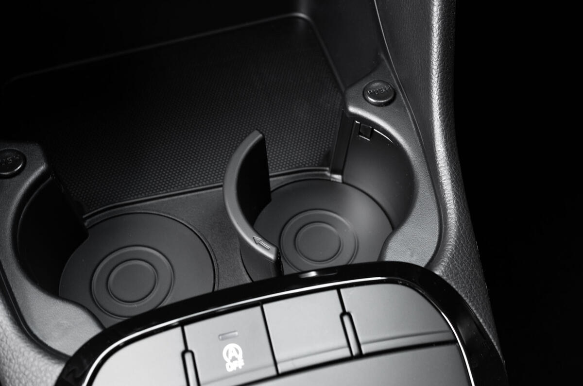 Kia Picanto review 2024 15 cupholder