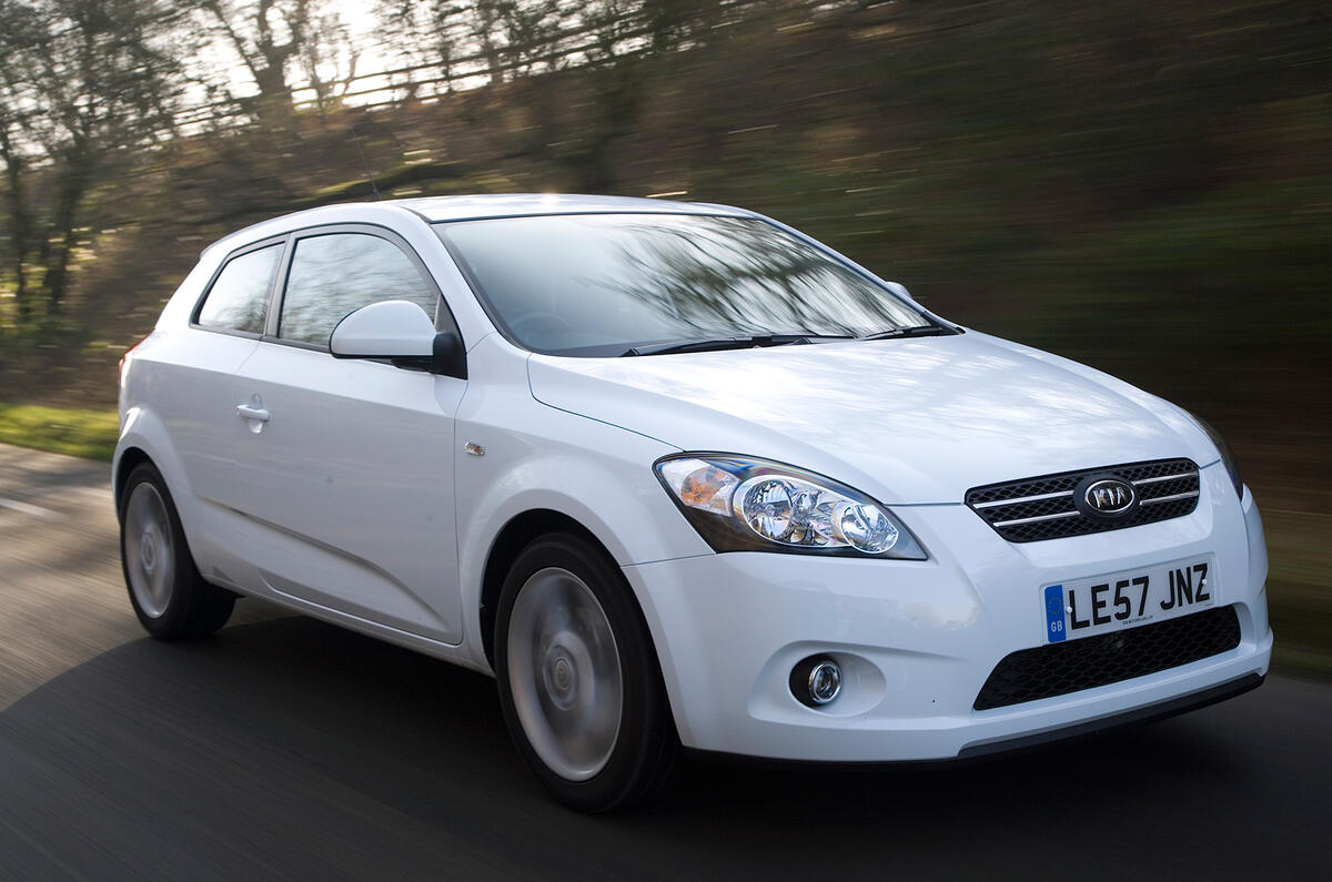 There’s a nice, broad spread of power Kia Procee'd front quarter